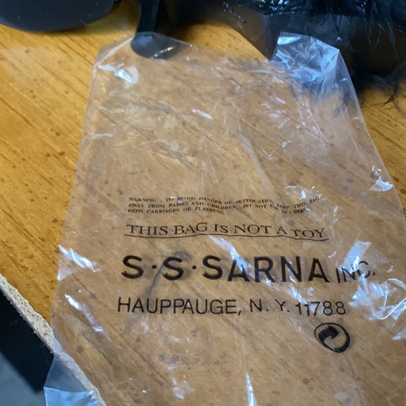 2 Collectible shoe figurines by Sarna Inc - Picture 8 of 9